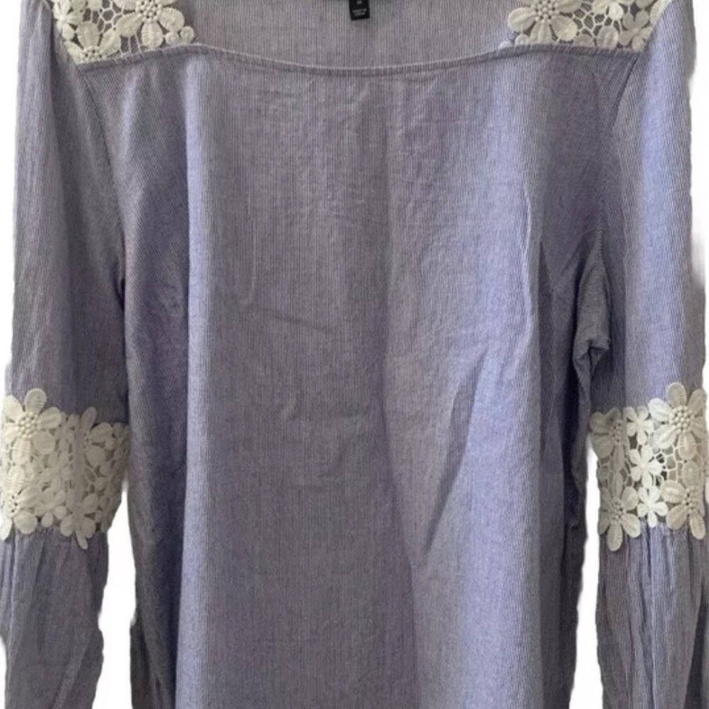 Women's Lavender Crochet-Trim Long Sleeve Top